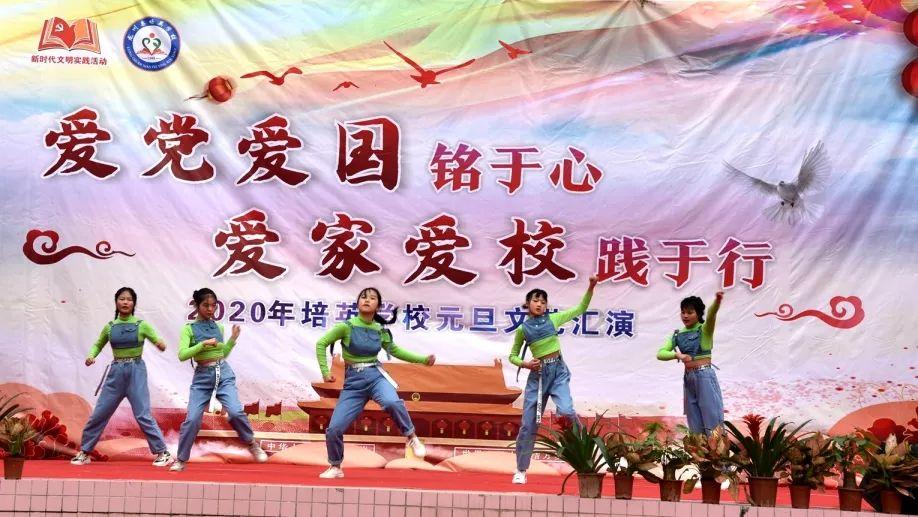 喜羊羊兄妹雪球大战3